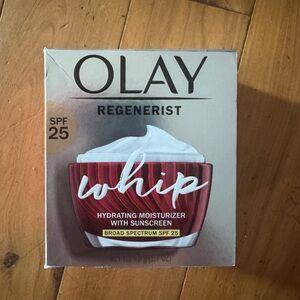 OLAY Regenerist Whip Moisturizer Jar - Red & White